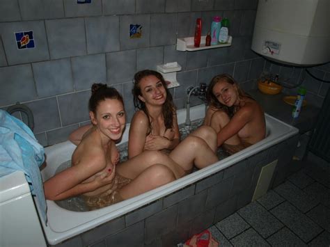 Tub Fun Porn Pic