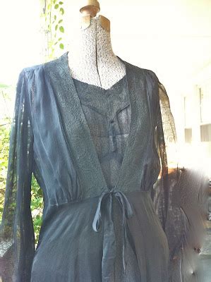 Id E Fixe Vintage Lingerie Collection Warning Pic Heavy