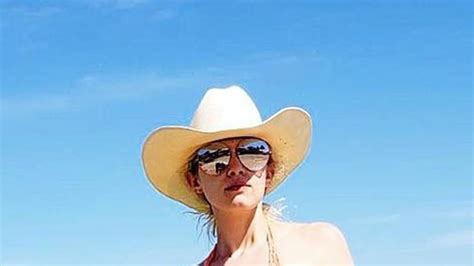 Claudia Lee S Hot Shots