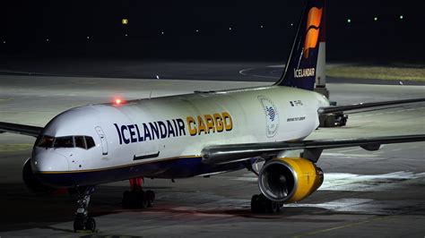 Icelandair Cargo Boeing 757 At Linz Airport Lowl Lnz Youtube