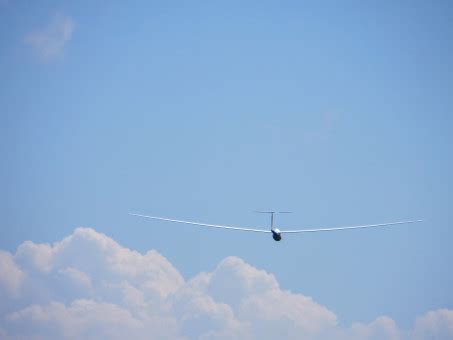 Fotos gratis ala nube cielo aventuras viento mosca avión