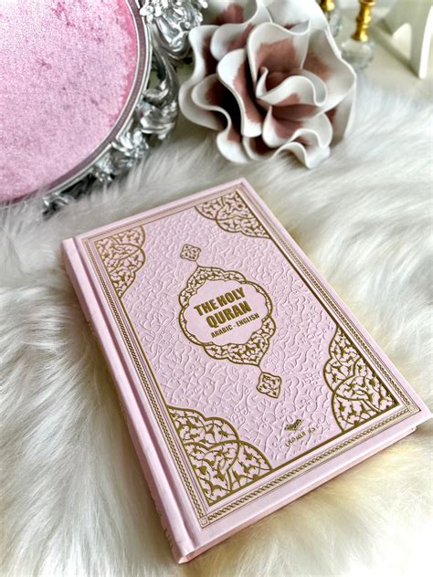 999 Pink Quran Wallpaper Tải Về Miễn Phí Từ Canva