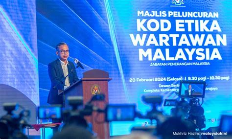 Fahmi Lancar Kod Etika Wartawan