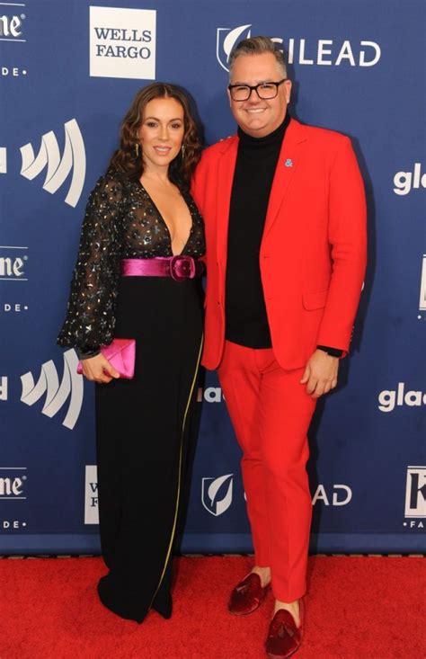 Busty MILF Actress Alyssa Milano Wows In A Cleavage Baring Dress Team Celeb