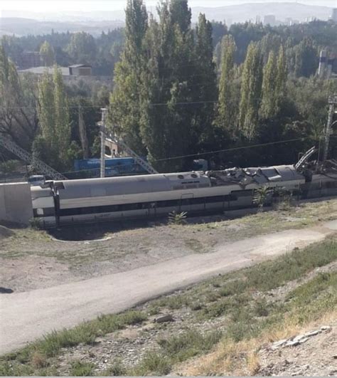 Yüksek Hızlı Tren raydan çıktı