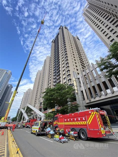 新竹市晴空匯火災2勇消殉職 配電盤燒毀排煙系統停止 社會 中央社 Cna