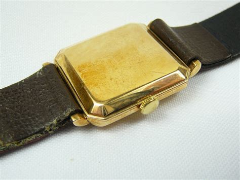 Gents Avia Deluxe Vintage Wrist Watch 9ct Gold Case 28mm Wide On