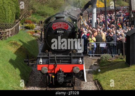 People View Iconic Steam Locomotive Engine LNER Class A3 60103 Flying