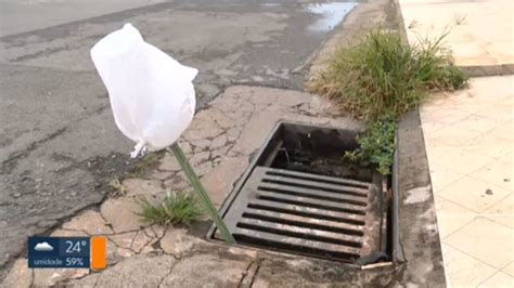 Vídeo Furtos de tampas de bueiro geram riscos para pedestres e