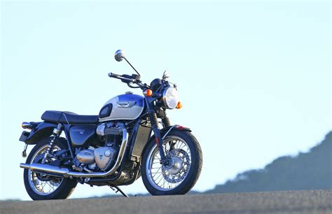 Triumph Bonneville T100: Road Test Review | BikeDekho