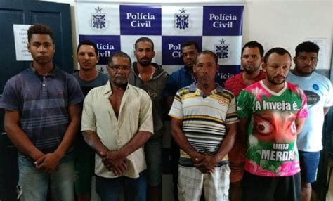 Polícia prende 9 homens e apreende um adolescente suspeitos de