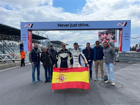 Fotos Del Piloto Aragon S Guillermo Aso En Las Horas De N Rburgring