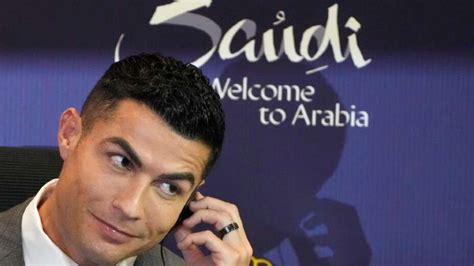 Foto Catat Debut Cristiano Ronaldo Di Al Nassr Langsung Lawan Lionel