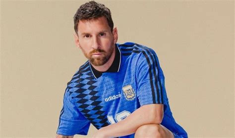 Adidas lanza una colección especial retro de la selección de fútbol