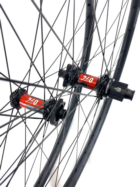 Koła DT Swiss 240 EXP Straightpull NoTubes CREST mk4 29 1480g