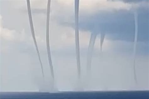 Viralizan Grabaci N De Trombas Marinas Al Mismo Tiempo En El Golfo De