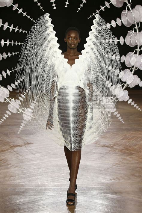 Iris Van Herpen Couture Fashion Show Collection Fall Winter