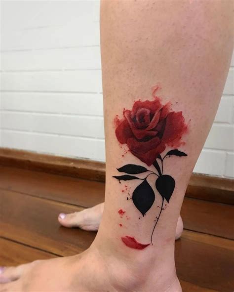 Ideias e fotos de tatuagem de rosa que você precisa ver