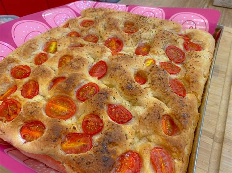 Focaccia Con Pomodorini Alta E Soffice Impasto Nella Ciotola Senza