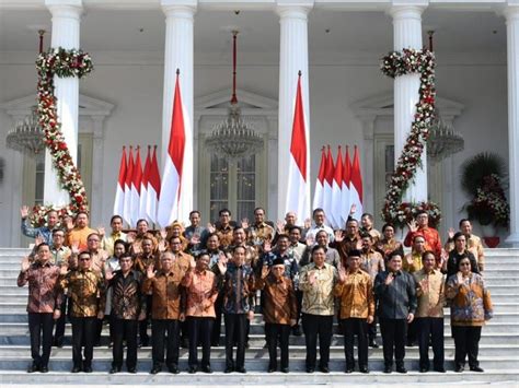 Reshuffle Siapa Saja Yang Keluar Dan Masuk Kabinet Keuangan News