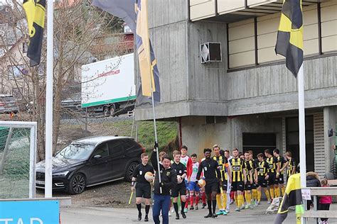 Nes Sporten Tidligere Nesfotballen Bilder Fra Kampen Mellom Harstad