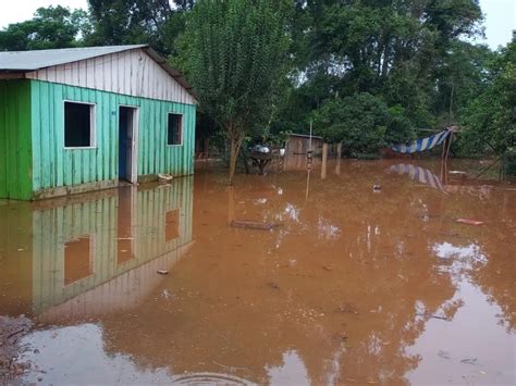 Misiones Inundaciones Pueblos Aislados Y Evacuados Por La