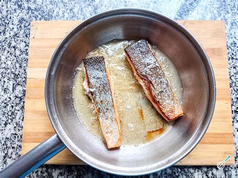 Salmão ao molho de alcaparras Receita SIMPLES