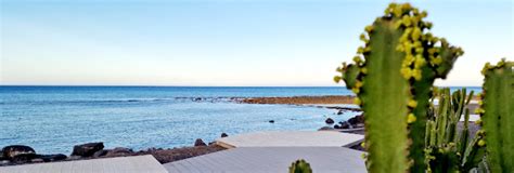 Terraza Restaurante Junto Al Mar En Puerto Del Rosario El Rinconcito De