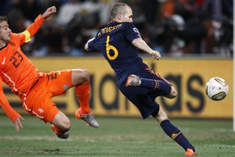 Spain wins World Cup final, makes history with Iniesta extratime goal ...