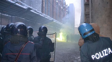 Manifestazione Forza Nuova Foibe E Antifascisti Bologna Scontri