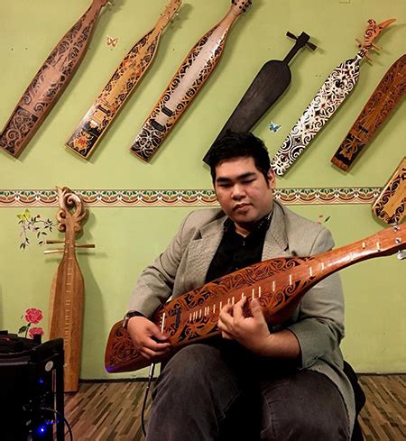 Sape Traditional Sarawak Dayak Tribe Musical Seni Seni Off