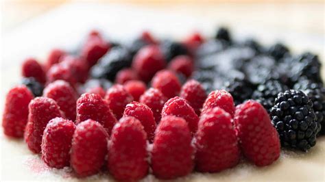 Easy Rustic Mixed Berry Tart Mama Needs Cake®