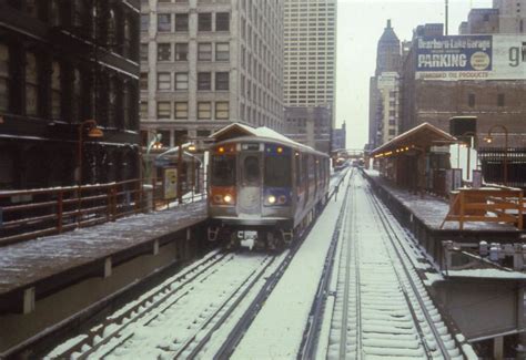 56 Fascinating Photos That Capture Street Scenes Of Chicago In The