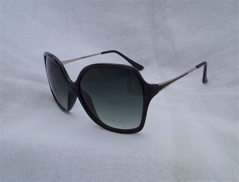 Premium Sunglasses at best price in Mumbai by Paras Eyewear | ID ...