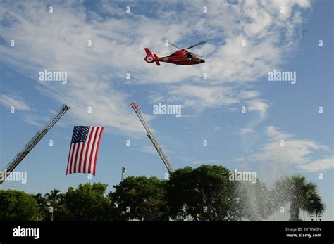 MIRAMAR FLORIDE 11 SEPTEMBRE un hélicoptère de la Garde côtière