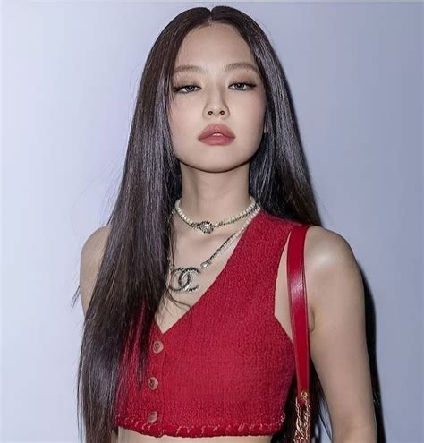 Kim Jennie Black Hair Kpop Doll Eye Makeup Concert Looks Mode Kpop