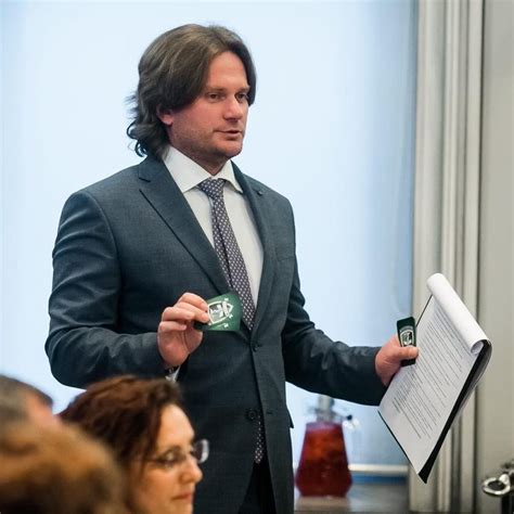 Ведущий Вадим Ждан