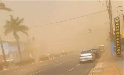 Forte Temporal Destelha Casas E Assusta Moradores Na Capital