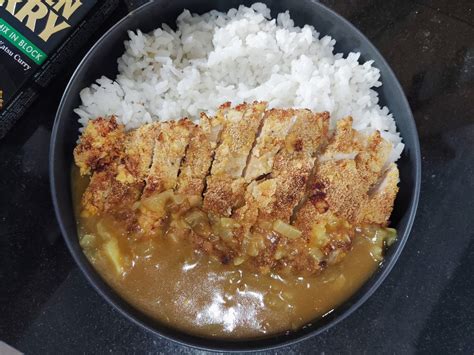 Katsu Curry Curry Japonés Con Pollo Frito Y Arroz Antojo En Tu Cocina