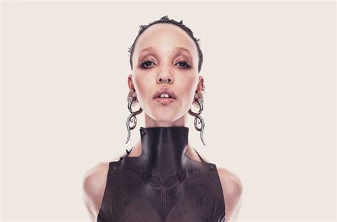 Fka Twigs Eusexua Debuts At No 1 On Top Dance Albums Chart