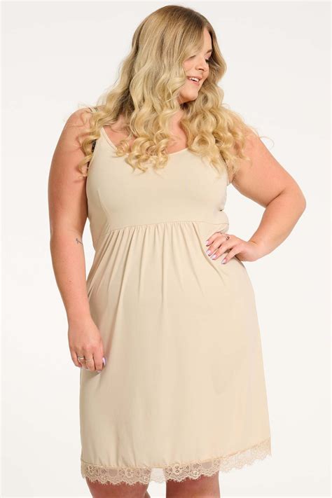 No By OX Underkjole Smalle Stropper Og Blonde I Nude Hos Lohse