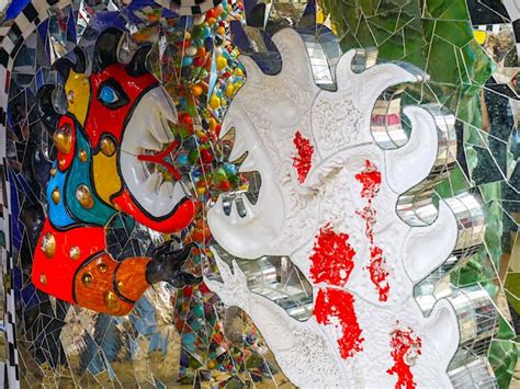 Tarot Garten Von Niki De Saint Phalle Berw Ltigend Voller Farben