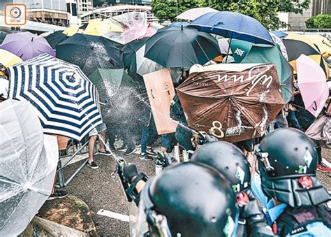 逃犯條例：七一衝突9人被捕 涉非法集會襲警藏武｜即時新聞｜港澳｜oncc東網