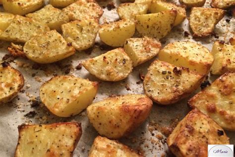 Recette de Pommes de terre nouvelles à l ail et aux herbes