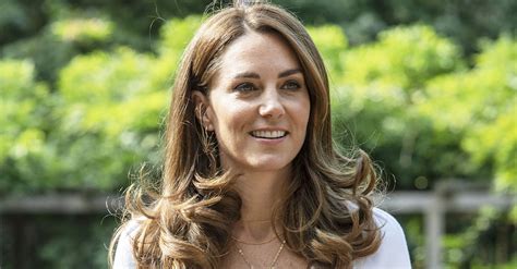 Kate Middleton Wore 2020s Prettiest T Shirt Trend Who What Wear