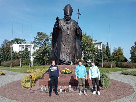 Śladami pomników Świętego Jana Pawła II Ochotnicze Hufce Pracy