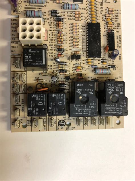 Goodman B18099 13 Furnace Control Circuit Board 1012 933d Ebay