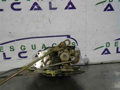 Cerradura Puerta Trasera Izquierda Toyota Hilux 2001 325678 Manual