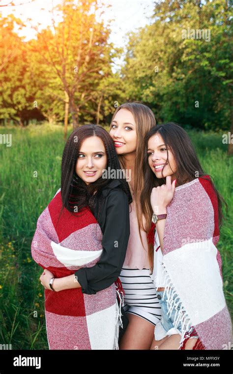 Top 999 3 Girl Best Friends Images Amazing Collection 3 Girl Best