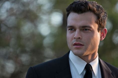 Foto de Alden Ehrenreich - Regras Não se Aplicam : Fotos Alden ...